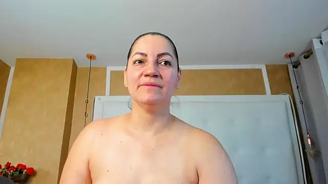 Snapshot of Heidy_milf chatting on July 29, 8:19 pm Heidy milf online show from July 29, 8:19 pm