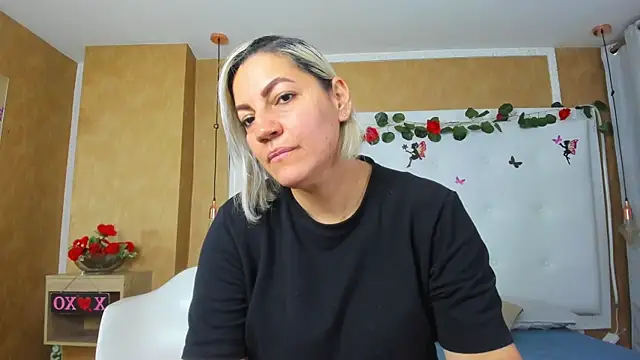 Heidy milf online show from February 22, 4:08 pm