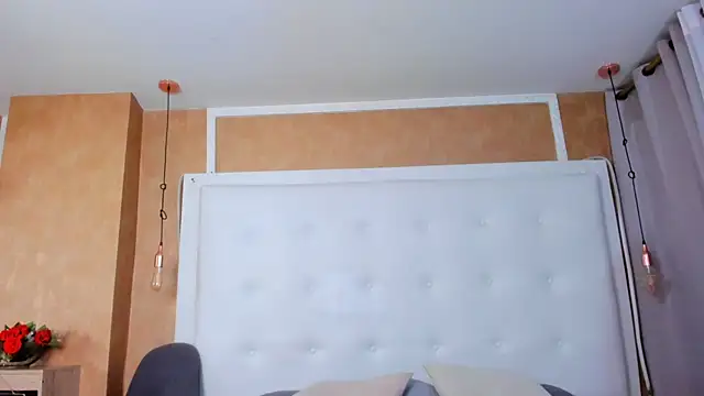 Snapshot of Heidy_milf chatting on July 24, 8:38 pm Heidy milf online show from July 24, 8:38 pm