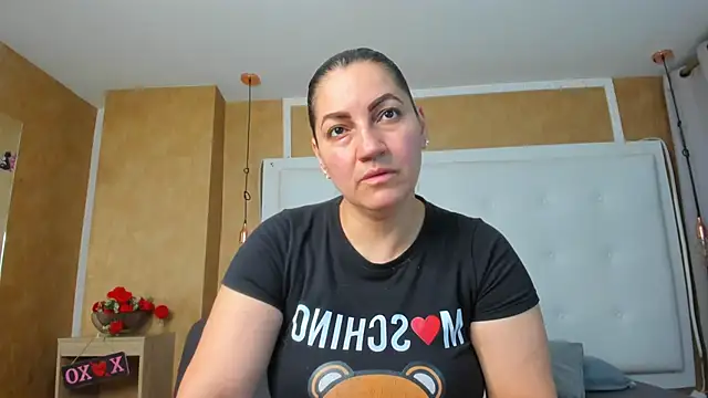 Snapshot of Heidy_milf chatting on June 26, 8:03 pm Heidy milf online show from June 26, 8:03 pm