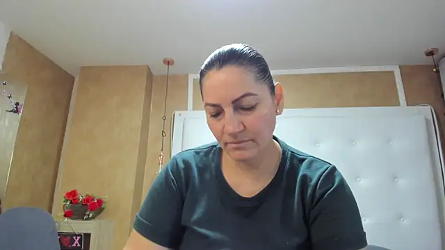 Snapshot of Heidy_milf chatting on July 3, 8:04 pm Heidy milf online show from July 3, 8:04 pm