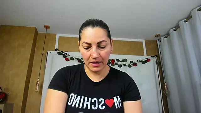 Heidy milf online show from May 12, 7:53 pm