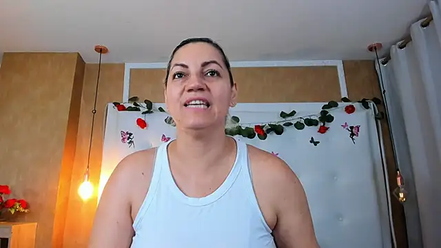 Heidy milf online show from February 16, 8:07 pm