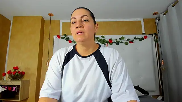 Heidy milf online show from March 23, 7:36 pm