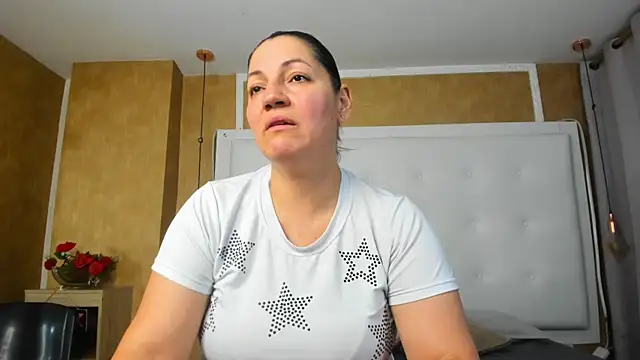 Heidy milf online show from June 1, 8:30 pm
