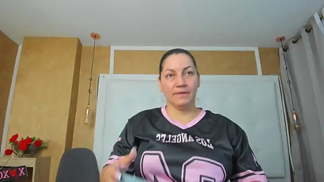 Snapshot of Heidy_milf chatting on July 17, 9:12 pm Heidy milf online show from July 17, 9:12 pm