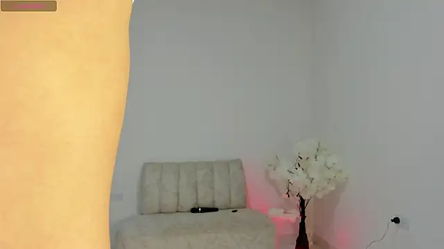 Snapshot of luxurykatty chatting on September 22, 11:11 pm luxurykatty online show from September 22, 11:11 pm