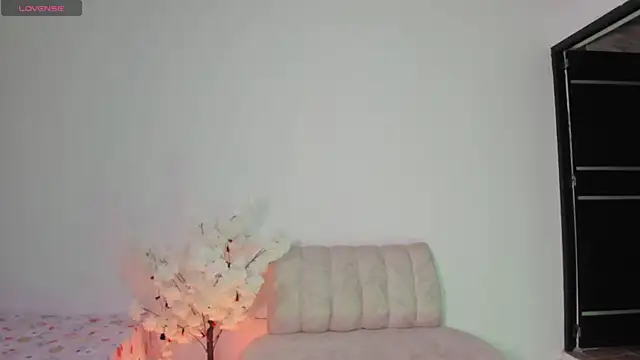 luxurykatty online show from November 6, 4:11 pm