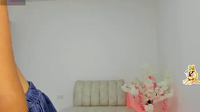 Snapshot of luxurykatty chatting on September 18, 10:24 pm luxurykatty online show from September 18, 10:24 pm