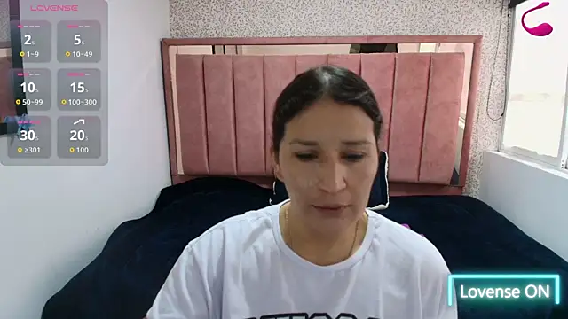 Snapshot of Barbara_fox__ chatting on May 6, 12:31 pm Barbara fox online show from May 6, 12:31 pm