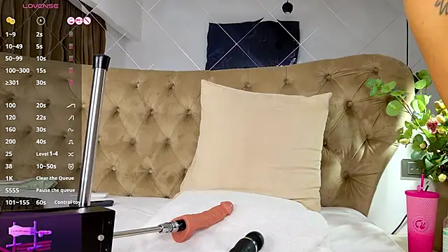 TiffanyWestX online show from October 7, 3:07 am
