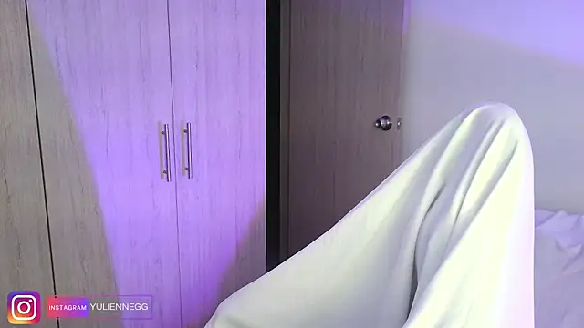 Yulienneg online show from November 30, 11:05 pm