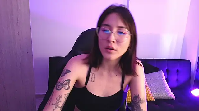 Yulienneg online show from November 28, 8:53 pm