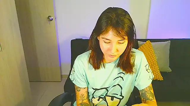 Yulienneg online show from February 13, 1:38 am