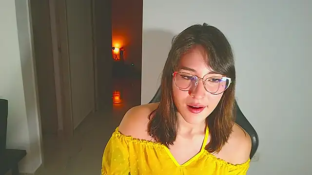Yulienneg online show from April 14, 12:48 am