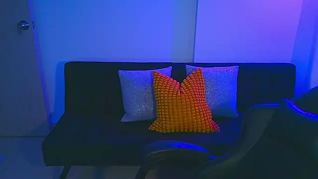 Yulienneg online show from February 22, 9:38 pm