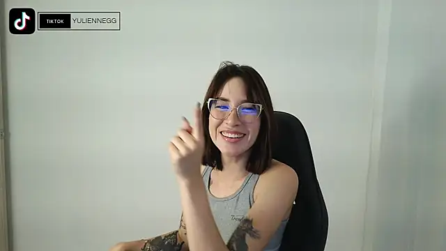 Yulienneg online show from September 11, 4:01 am