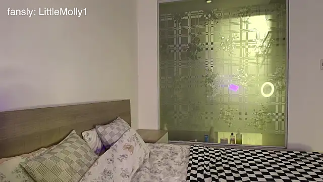 littlemolly11 online show from October 2, 1:03 pm