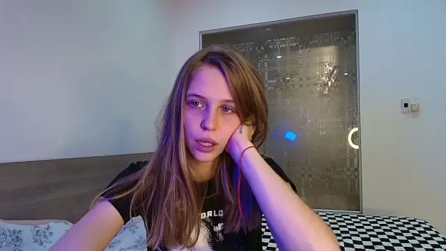 littlemolly11 online show from September 26, 3:19 pm