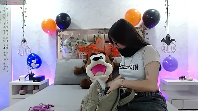 Snapshot of ScarlettRox chatting on October 25, 11:31 am ScarlettRox online show from October 25, 11:31 am