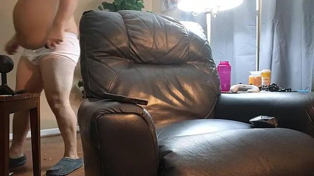 Snapshot of Single_White_Male chatting on November 8, 2:31 pm Single White Male online show from November 8, 2:31 pm