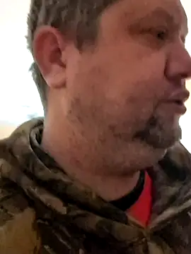 Snapshot of Single_White_Male chatting on December 20, 11:24 am Single White Male online show from December 20, 11:24 am