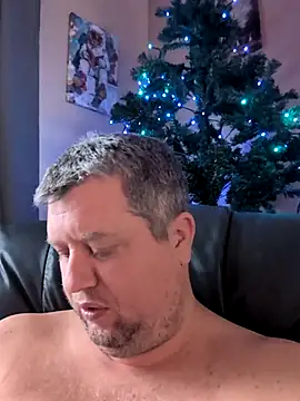 Snapshot of Single_White_Male chatting on November 29, 4:07 pm Single White Male online show from November 29, 4:07 pm