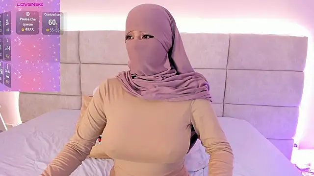  Nadiaa online show from December 3, 7:13 pm