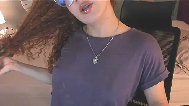 iambrave online show from March 13, 2:27 am