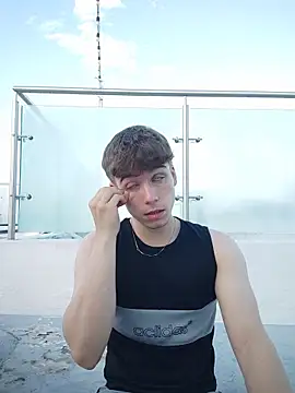 Snapshot of TaylerWhite chatting on November 22, 11:42 am TaylerWhite online show from November 22, 11:42 am