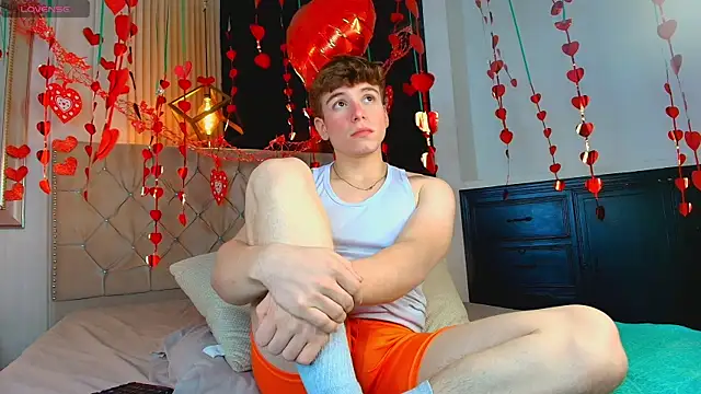 Snapshot of TaylerWhite chatting on September 15, 12:38 pm TaylerWhite online show from September 15, 12:38 pm