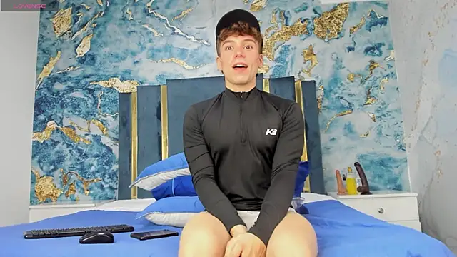 Snapshot of TaylerWhite chatting on November 30, 12:17 pm TaylerWhite online show from November 30, 12:17 pm