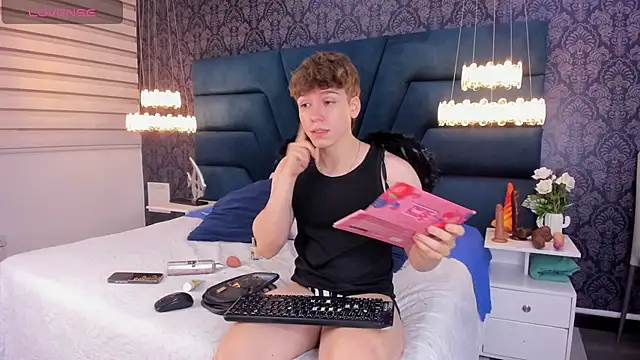 TaylerWhite online show from February 7, 11:51 am