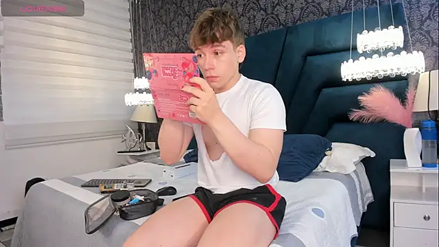 TaylerWhite online show from July 9, 11:53 am