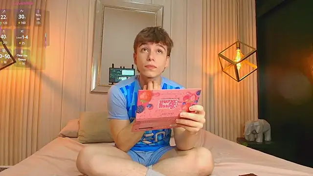 TaylerWhite online show from October 12, 1:23 pm