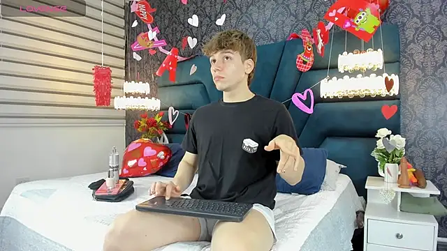 TaylerWhite online show from February 16, 11:31 am