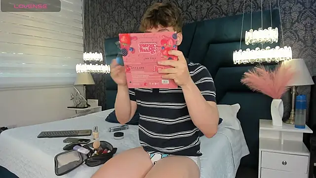 TaylerWhite online show from June 29, 11:54 am