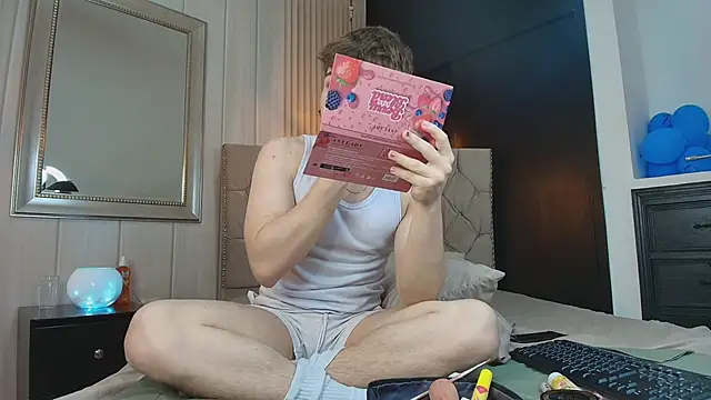 Snapshot of TaylerWhite chatting on September 11, 12:27 pm TaylerWhite online show from September 11, 12:27 pm