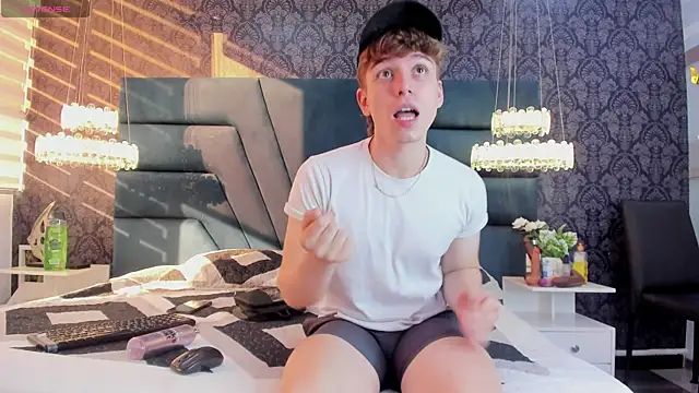 TaylerWhite online show from December 16, 12:09 pm