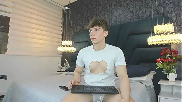 TaylerWhite online show from March 14, 12:00 pm