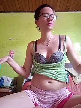 Snapshot of Linda_Hot13 chatting on September 9, 3:10 pm Linda Hot13 online show from September 9, 3:10 pm