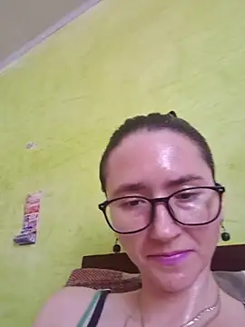 Snapshot of Linda_Hot13 chatting on October 18, 3:03 pm Linda Hot13 online show from October 18, 3:03 pm
