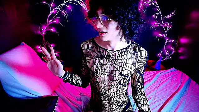 noahxtar online show from October 12, 3:24 pm
