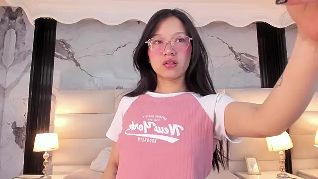 Sophie Calloway online show from December 19, 3:14 pm