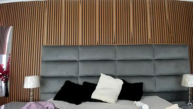 Sophie Calloway online show from April 14, 2:55 pm