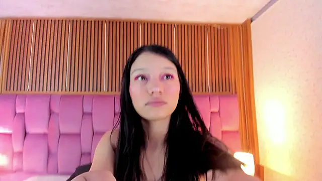 Snapshot of Sophie_Calloway chatting on October 14, 2:17 pm Sophie Calloway online show from October 14, 2:17 pm