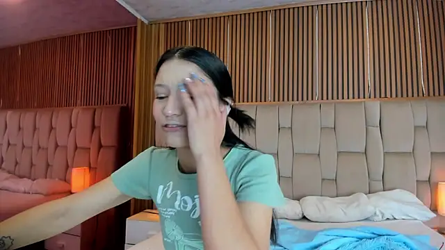 Sophie Calloway online show from March 12, 1:15 pm