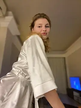 Snapshot of Emaline_Fane chatting on October 26, 5:46 pm Emaline Fane online show from October 26, 5:46 pm