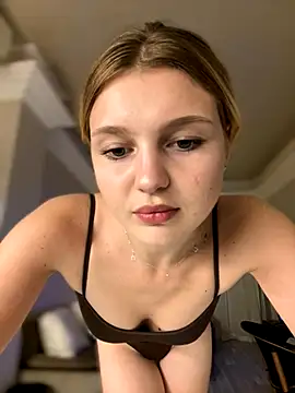 Emaline Fane online show from October 15, 5:32 pm