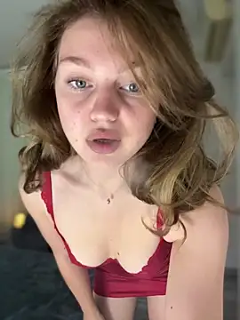 Snapshot of Emaline_Fane chatting on February 27, 5:57 pm Emaline Fane online show from February 27, 5:57 pm